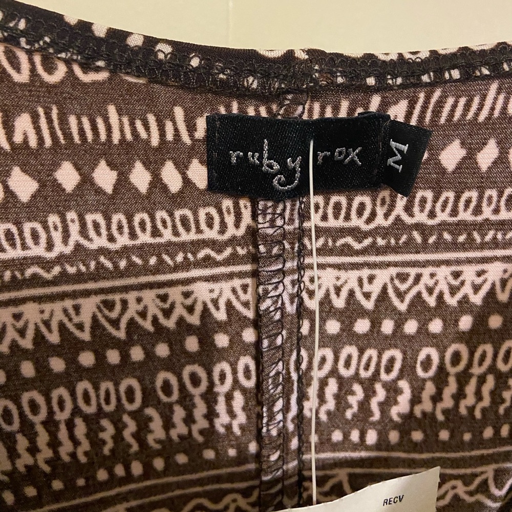 Ruby Rox Brown Patterned Dress NWT - Picture 4 of 7